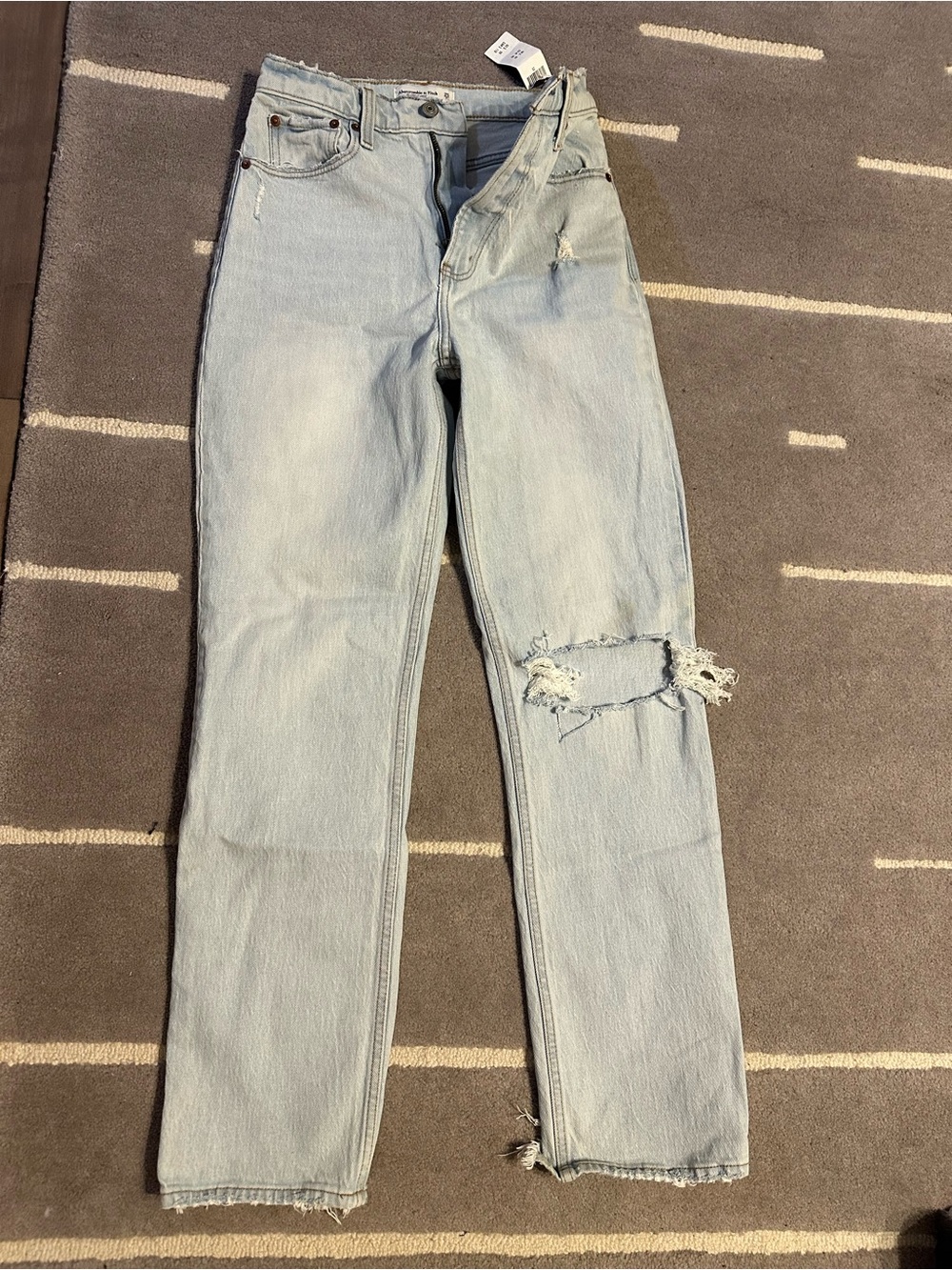 NWT- Abercrombie- 90's Ultra High-Rise Women’s Jeans